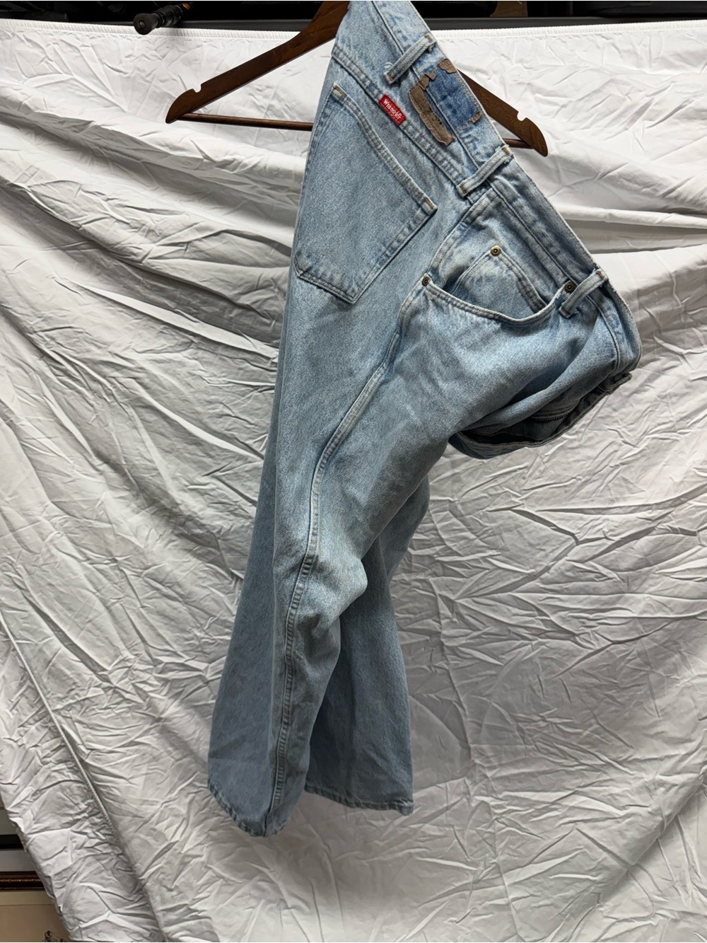 Vintage Wrangler Men’s Light Blue Relaxed Fit Jeans - Picture 5 of 5